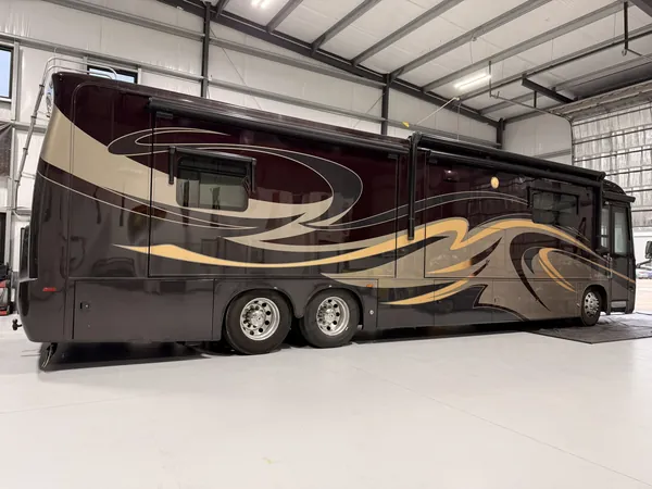 Motorhome in the bay, full side view